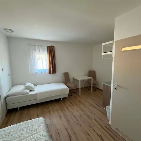 Πανσιόν Nyarfa Vendeghaz 3*